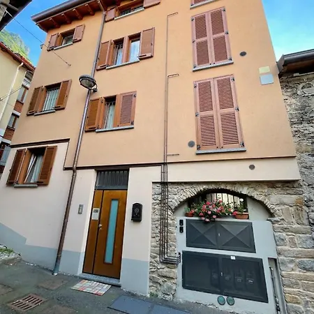 Apartment La Casa Di Pucci Nel Borgo Affrescato Di Parlasco