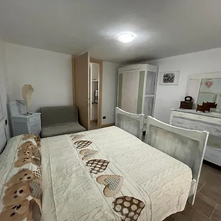 La Casa Di Pucci Nel Borgo Affrescato Di Parlasco *