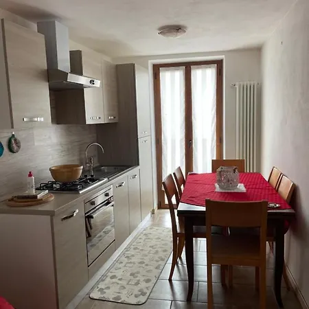 Apartment La Casa Di Pucci Nel Borgo Affrescato Di Parlasco *