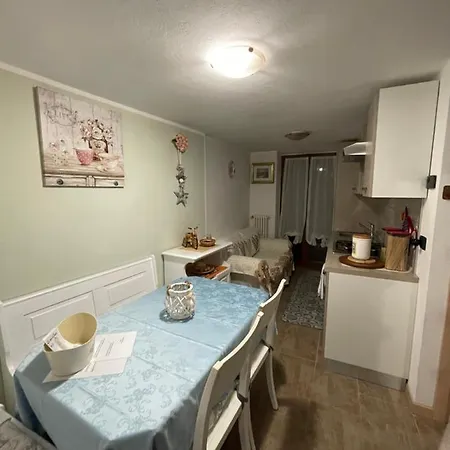 La Casa Di Pucci Nel Borgo Affrescato Di Parlasco Apartment *