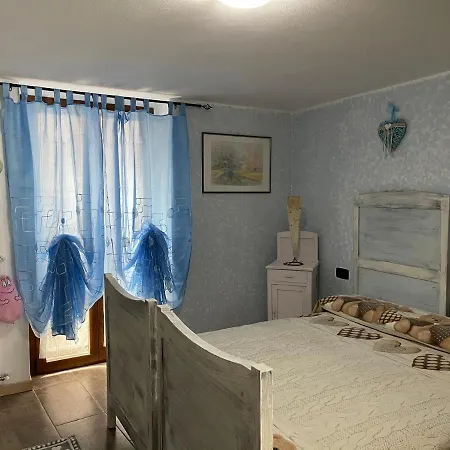 La Casa Di Pucci Nel Borgo Affrescato Di Parlasco *