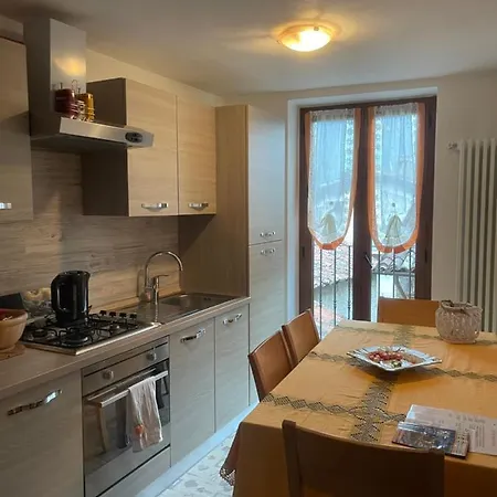 Apartment La Casa Di Pucci Nel Borgo Affrescato Di Parlasco