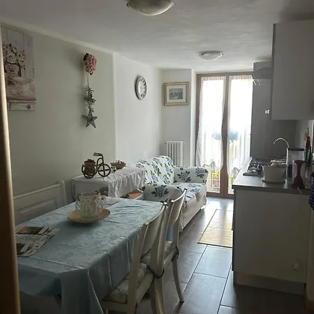 Apartment La Casa Di Pucci Nel Borgo Affrescato Di Parlasco Cortenova